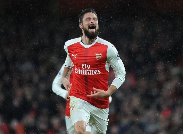 Arsenal's Giroud Scores the Winner: Arsenal Defeats Crystal Palace in Premier League (2016-17)