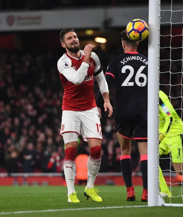 Framed Print : Arsenal's Giroud Shines in Premier League Clash Against Huddersfield