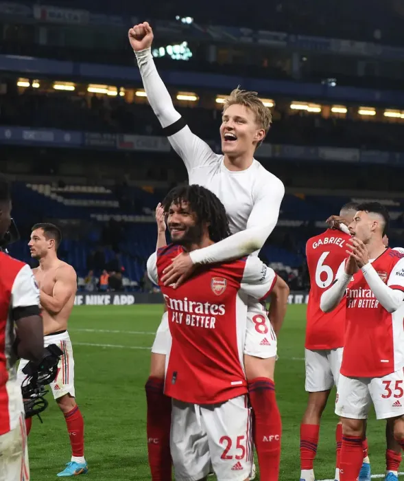 Framed Print : Arsenal's Glory: Celebrating a Hard-Fought Victory Over Chelsea in the Premier League