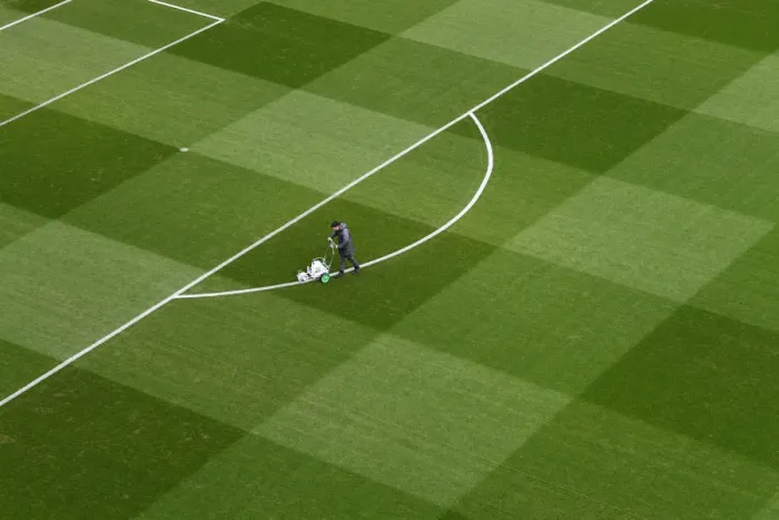 Framed Print : Arsenal's Groundsman: Battle Preparations - Readying the Emirates Pitch for Arsenal vs Manchester United (FA Cup) Framed Print : Arsenal's Groundsman: Battle Preparations - Readying the Emirates Pitch for Arsenal vs Manchester United (FA Cup)