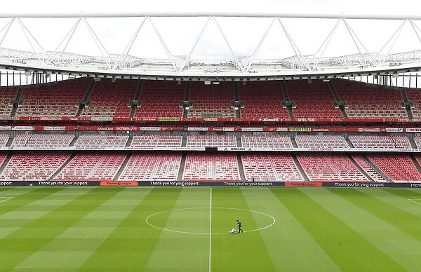 Arsenal's Groundsman Prepares Emirates Turf for Arsenal vs Brighton & Hove Albion