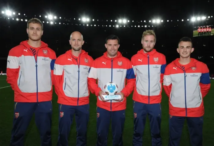 Framed Print : Arsenal's Groundsmen Receive Premier Groundsmen of the Season Award at Arsenal v Liverpool Match (2015-16)