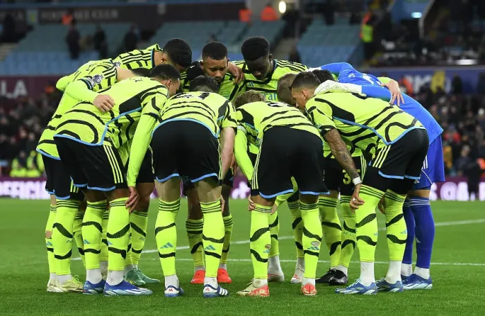 Framed Print : Arsenal's Half-Time Huddle: Aston Villa vs Arsenal, Premier League 2023-24