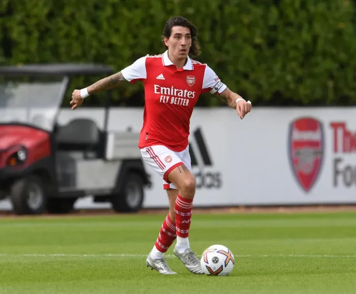 Framed Print : Arsenal's Hector Bellerin in Action: Arsenal vs Ipswich Town Pre-Season Match (July 2022)