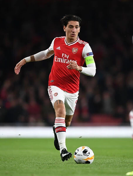 Arsenal's Hector Bellerin in Action during Europa League Clash against Standard Liege