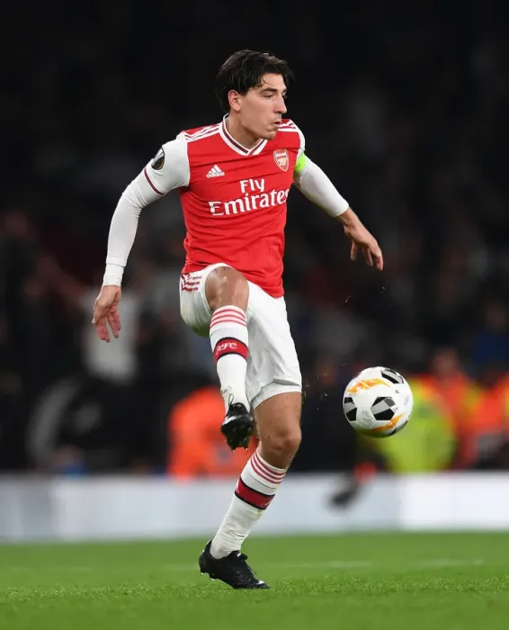 Framed Print : Arsenal's Hector Bellerin in Action during Europa League Clash against Vitoria Guimaraes