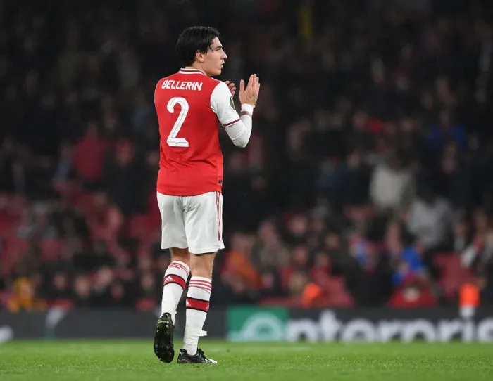 Framed Print : Arsenal's Hector Bellerin in Action during Europa League Match against Standard Liege Framed Print : Arsenal's Hector Bellerin in Action during Europa League Match against Standard Liege