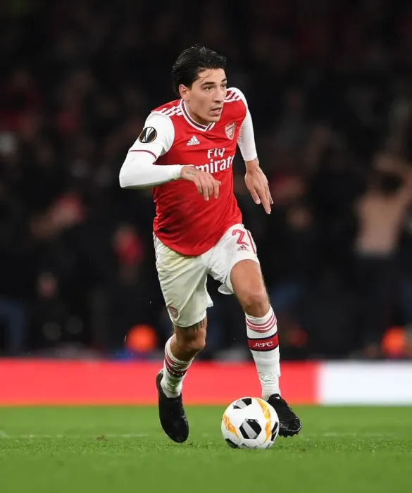 Framed Print : Arsenal's Hector Bellerin in Action during Europa League Match vs Standard Liege