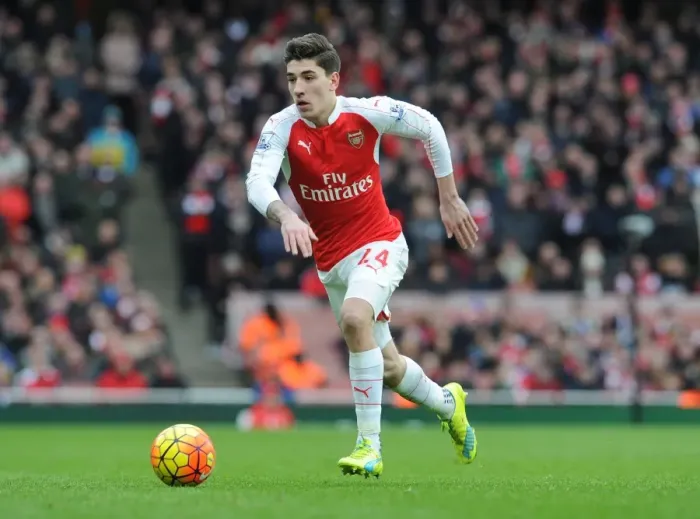 Framed Print : Arsenal's Hector Bellerin in Action against Leicester City - 2015-16 Premier League Framed Print : Arsenal's Hector Bellerin in Action against Leicester City - 2015-16 Premier League