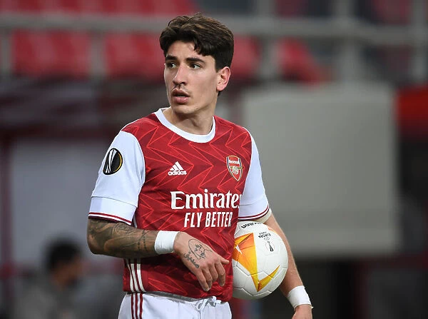 Arsenal's Hector Bellerin in Action against SL Benfica in the Europa League Round of 32, Piraeus, Greece (2021)