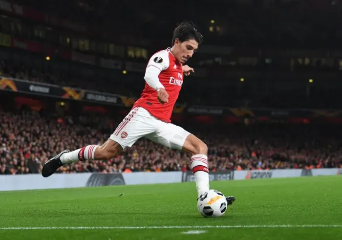 Framed Print : Arsenal's Hector Bellerin in Action Against Standard Liege in Europa League Match
