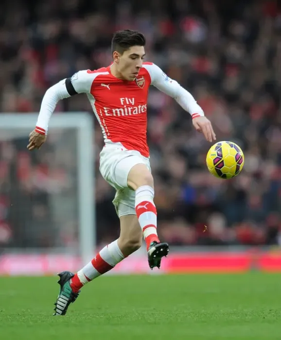 Framed Print : Arsenal's Hector Bellerin in Action Against Stoke City (Premier League 2014-15)