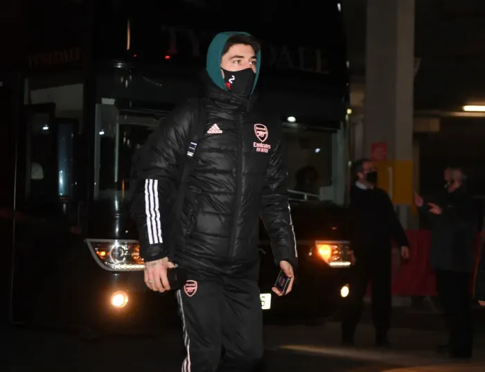 Framed Print : Arsenal's Hector Bellerin Arrives at Emirates Stadium for Arsenal vs Leeds United (Premier League, 2020-21) Framed Print : Arsenal's Hector Bellerin Arrives at Emirates Stadium for Arsenal vs Leeds United (Premier League, 2020-21)