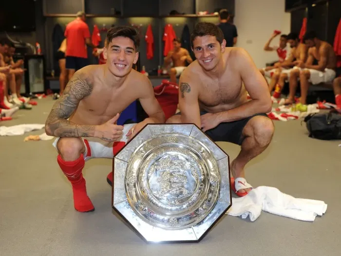 Framed Print : Arsenal's Hector Bellerin and Emiliano Martinez Celebrate Community Shield Victory over Chelsea Framed Print : Arsenal's Hector Bellerin and Emiliano Martinez Celebrate Community Shield Victory over Chelsea