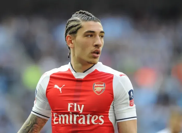 Framed Print : Arsenal's Hector Bellerin in FA Cup Semi-Final Showdown Against Manchester City