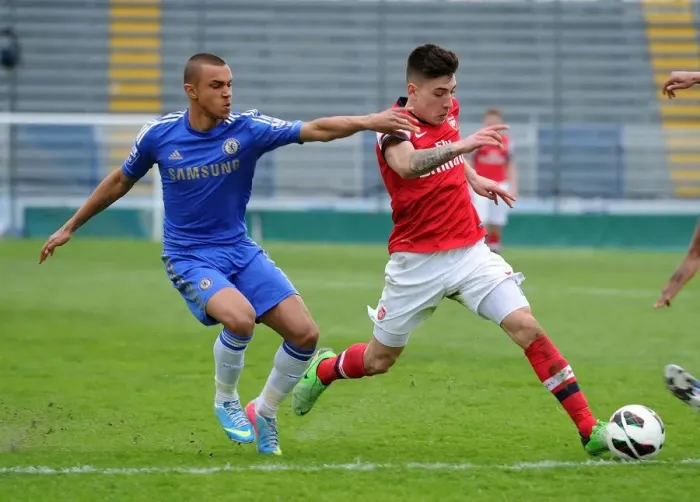 Framed Print : Arsenal's Hector Bellerin Faces Off Against Chelsea's Conor Hunter in NextGen Series Semi-Final Showdown