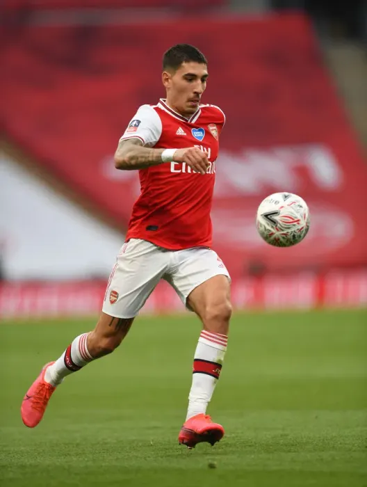 Framed Print : Arsenal's Hector Bellerin Faces Off Against Manchester City in FA Cup Semi-Final Battle