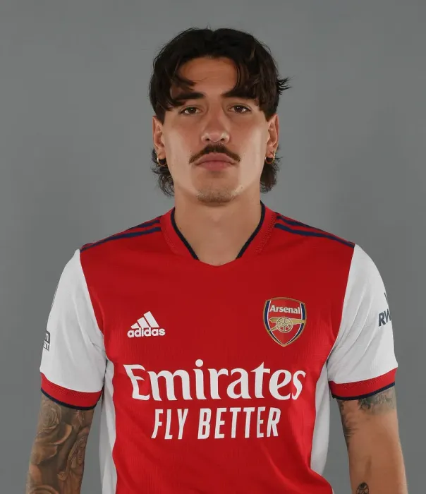 Framed Print : Arsenal's Hector Bellerin Gears Up for 2021-22 Season at London Colney Training Ground Framed Print : Arsenal's Hector Bellerin Gears Up for 2021-22 Season at London Colney Training Ground