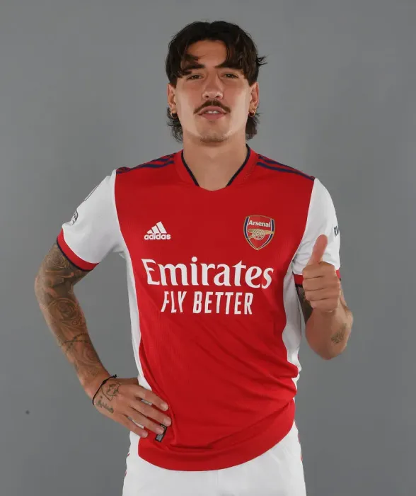 Framed Print : Arsenal's Hector Bellerin Gears Up for 2021-22 Season at London Colney Training Ground Framed Print : Arsenal's Hector Bellerin Gears Up for 2021-22 Season at London Colney Training Ground