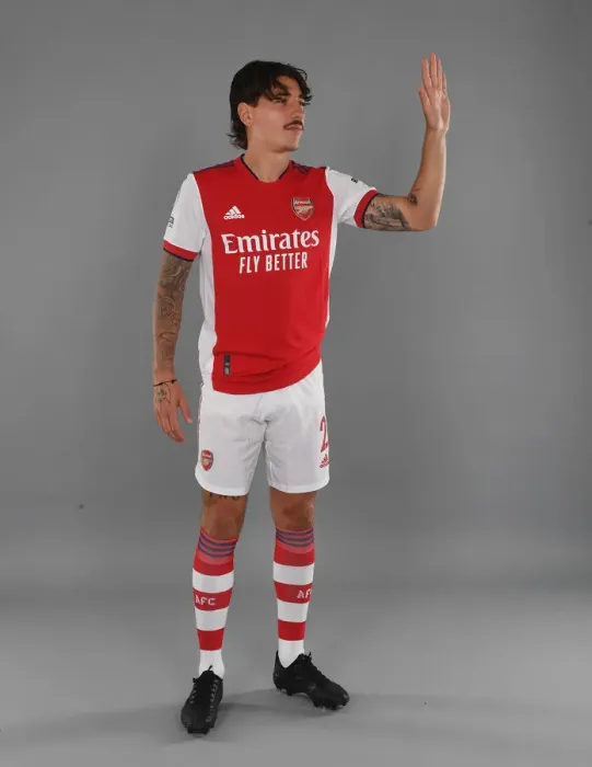 Framed Print : Arsenal's Hector Bellerin Gears Up for 2021-22 Season at London Colney Training Ground Framed Print : Arsenal's Hector Bellerin Gears Up for 2021-22 Season at London Colney Training Ground
