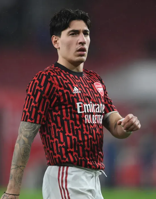 Framed Print : Arsenal's Hector Bellerin Gears Up for Arsenal v Burnley: Premier League Showdown at Emirates Stadium