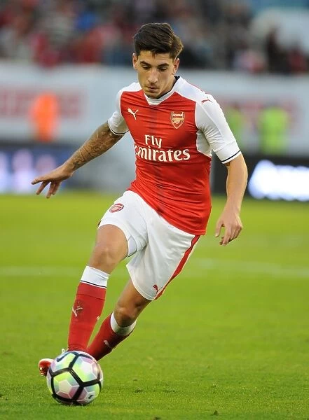 Arsenal's Hector Bellerin Goes Head-to-Head Against Manchester City in 2016 Pre-Season Showdown