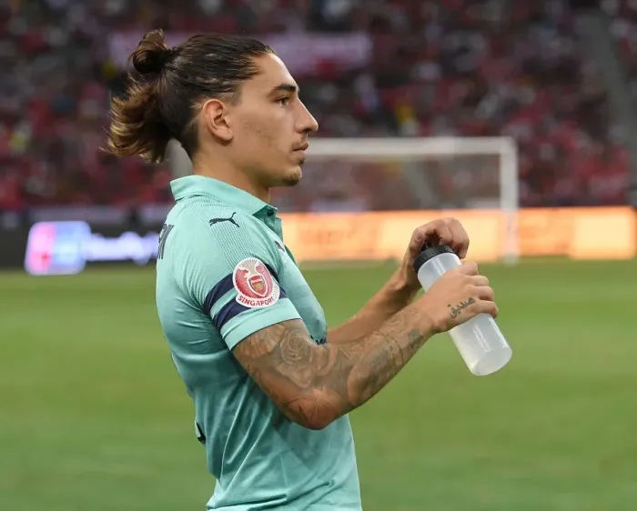 Framed Print : Arsenal's Hector Bellerin Goes Head-to-Head with Paris Saint-Germain in 2018 International Champions Cup Framed Print : Arsenal's Hector Bellerin Goes Head-to-Head with Paris Saint-Germain in 2018 International Champions Cup