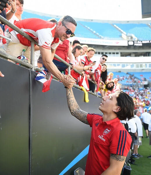 Arsenal's Hector Bellerin Greets Fans Before Arsenal v Fiorentina in 2019 International Champions Cup, Charlotte