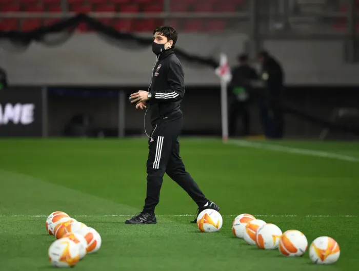 Framed Print : Arsenal's Hector Bellerin at Empty Karaiskakis Stadium: Arsenal vs Olympiacos, UEFA Europa League 2021 (Behind Closed Doors) Framed Print : Arsenal's Hector Bellerin at Empty Karaiskakis Stadium: Arsenal vs Olympiacos, UEFA Europa League 2021 (Behind Closed Doors)