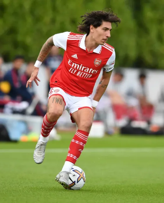 Framed Print : Arsenal's Hector Bellerin in Pre-Season Action: Arsenal vs Ipswich Town (2022)