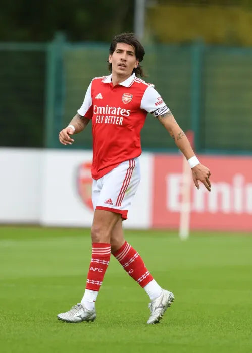 Framed Print : Arsenal's Hector Bellerin in Pre-Season Action: Arsenal vs Ipswich Town (2022) Framed Print : Arsenal's Hector Bellerin in Pre-Season Action: Arsenal vs Ipswich Town (2022)