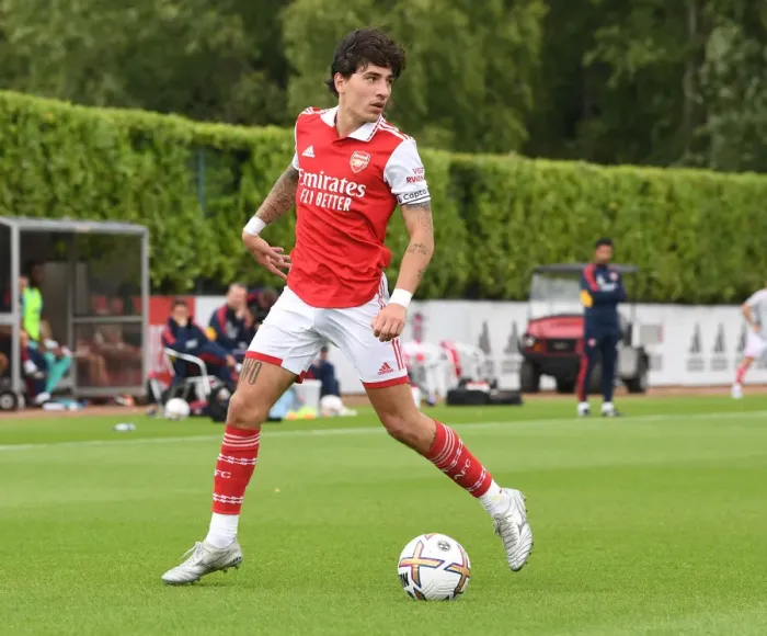 Framed Print : Arsenal's Hector Bellerin in Pre-Season Training: Arsenal vs Ipswich Town, 2022 Framed Print : Arsenal's Hector Bellerin in Pre-Season Training: Arsenal vs Ipswich Town, 2022