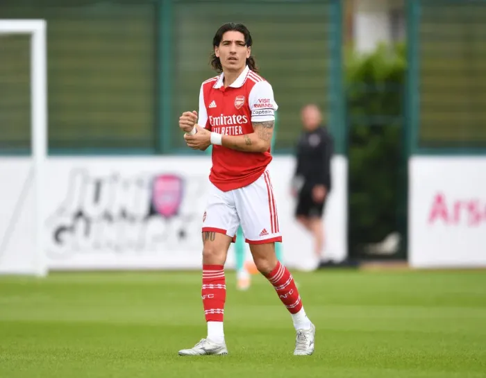 Framed Print : Arsenal's Hector Bellerin Shines in Pre-Season: Arsenal vs Ipswich Town (July 2022)