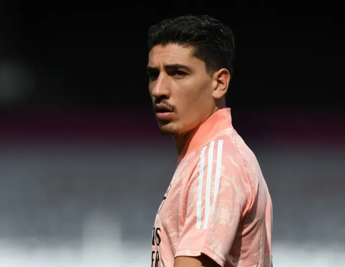 Framed Print : Arsenal's Hector Bellerin: Unwavering Focus Before Fulham Clash, Premier League 2020-21 Framed Print : Arsenal's Hector Bellerin: Unwavering Focus Before Fulham Clash, Premier League 2020-21