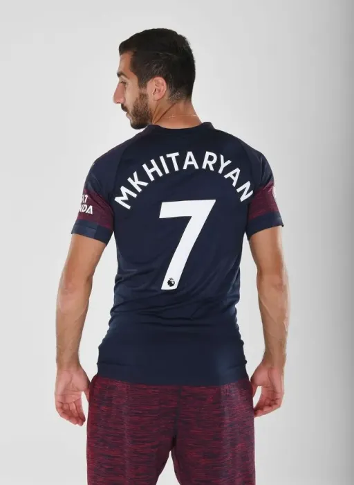 Framed Print : Arsenal's Henrikh Mkhitaryan at 2018 / 19 First Team Photo-call Framed Print : Arsenal's Henrikh Mkhitaryan at 2018 / 19 First Team Photo-call