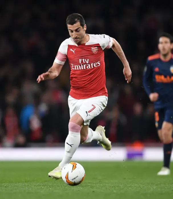 Framed Print : Arsenal's Henrikh Mkhitaryan in Europa League Semi-Final Clash against Valencia Framed Print : Arsenal's Henrikh Mkhitaryan in Europa League Semi-Final Clash against Valencia