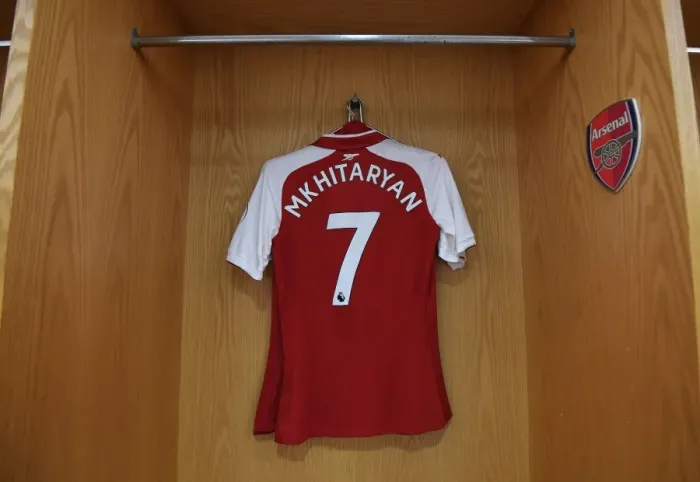 Framed Print : Arsenal's Henrikh Mkhitaryan Gears Up: Arsenal v Manchester City, Premier League 2017-18 Framed Print : Arsenal's Henrikh Mkhitaryan Gears Up: Arsenal v Manchester City, Premier League 2017-18