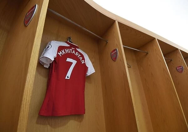 Arsenal's Henrikh Mkhitaryan Prepares for Arsenal v Watford Match (2017-18)