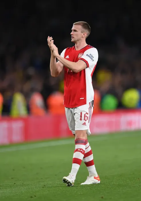 Framed Print : Arsenal's Holding Applauds Fans in Carabao Cup Victory over AFC Wimbledon Framed Print : Arsenal's Holding Applauds Fans in Carabao Cup Victory over AFC Wimbledon