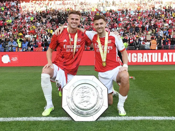 Framed Print : Arsenal's Holding and Tierney Celebrate at 2023 Community Shield Win Against Manchester City