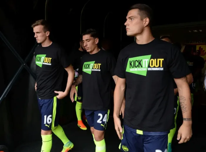 Framed Print : Arsenal's Holding, Xhaka, and Bellerin Before Watford Clash (2016-17) Framed Print : Arsenal's Holding, Xhaka, and Bellerin Before Watford Clash (2016-17)