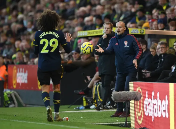Framed Print : Arsenal's Interim Boss Ljungberg Encourages Guendouzi at Norwich Match