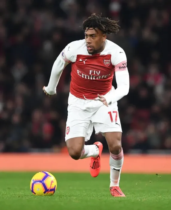 Framed Print : Arsenal's Iwobi in Action Against Chelsea at the Emirates, Premier League 2018-19