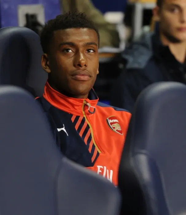 Framed Print : Arsenal's Iwobi Ready: Tottenham vs Arsenal, Capital One Cup Showdown 2015 / 16 Framed Print : Arsenal's Iwobi Ready: Tottenham vs Arsenal, Capital One Cup Showdown 2015 / 16