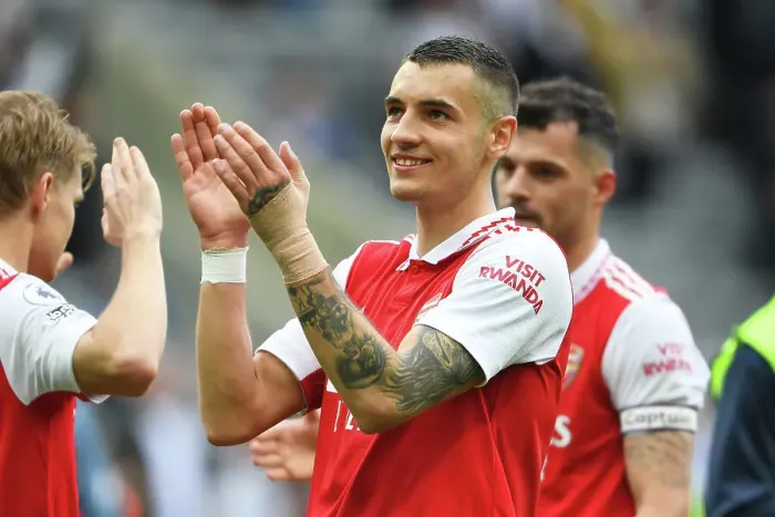 Framed Print : Arsenal's Jakub Kiwior Applauding Fans: Newcastle United vs Arsenal, Premier League 2022-23 Framed Print : Arsenal's Jakub Kiwior Applauding Fans: Newcastle United vs Arsenal, Premier League 2022-23