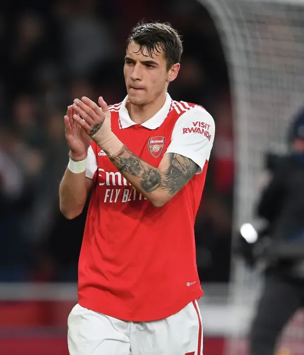 Framed Print : Arsenal's Jakub Kiwior Celebrates with Fans after Arsenal vs. Chelsea Victory, Premier League 2022-23 Framed Print : Arsenal's Jakub Kiwior Celebrates with Fans after Arsenal vs. Chelsea Victory, Premier League 2022-23