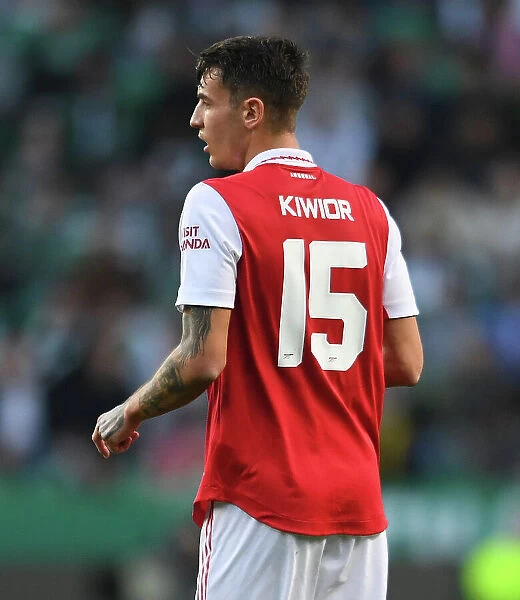 Arsenal's Jakub Kiwior Clashes with Sporting CP in Europa League Battle
