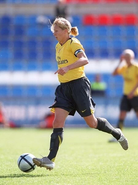 Arsenal's Jayne Ludlow Scores Six Against Femina Budapest in UEFA Cup Victory