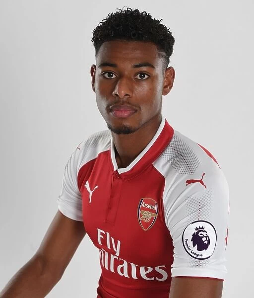 Arsenal's Jeff Reine-Adelaide at 2017-18 First Team Photocall