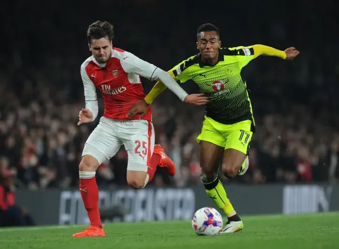 Framed Print : Arsenal's Jenkinson Goes Head-to-Head with Reading's Wieser in EFL Cup Showdown Framed Print : Arsenal's Jenkinson Goes Head-to-Head with Reading's Wieser in EFL Cup Showdown